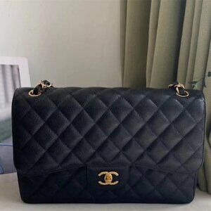 CHANEL Caviar Quilted Jumbo Double Flap Black